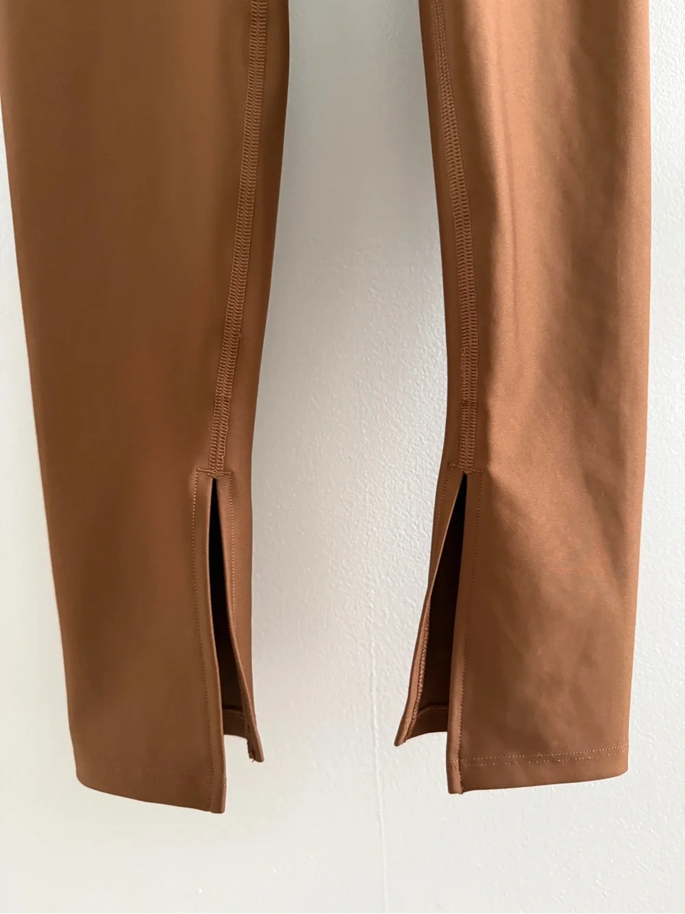 Alo Yoga Airlift High-Waist Elongated Flutter Split Hem Leggings Cinnamon Brown
